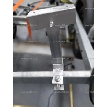 Suporte /apoio ajustável em altura para sistema de tábuas em atrelados