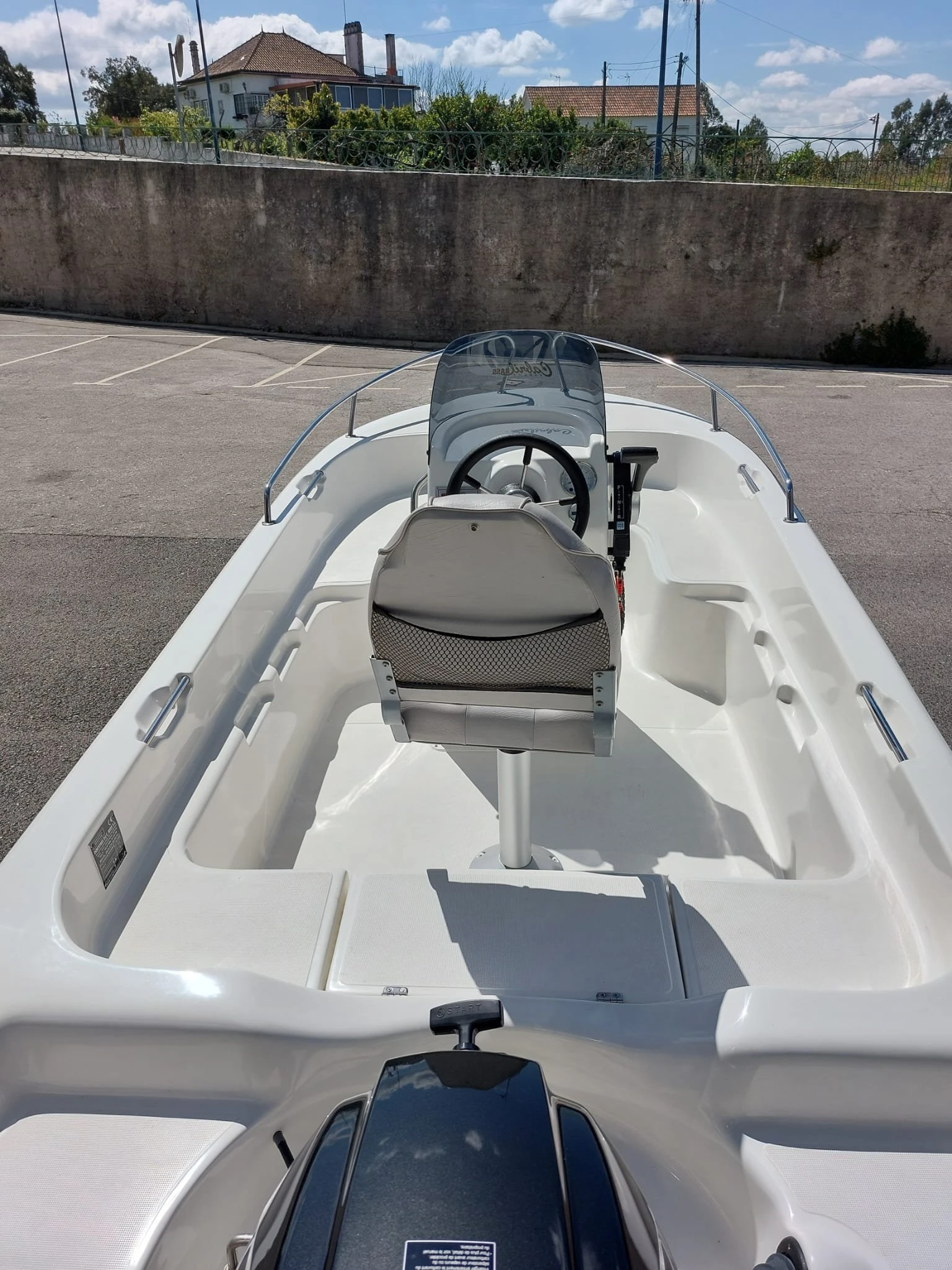 Conjunto de Barco Terror Cabril + SUZUKI DF20ATL Conjunto de Barco Terror Cabril + SUZUKI DF20ATL