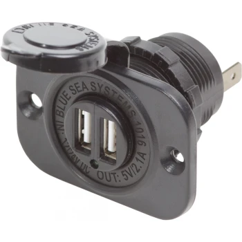 SOCKET WITH DUAL USB PORT